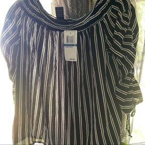 Macy’s Polly & Esther Top size medium